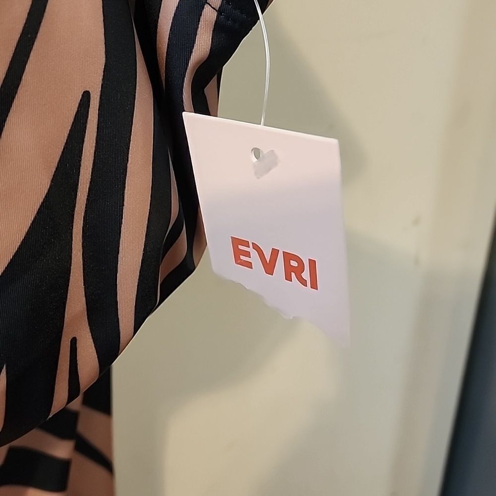 EVRI SWIM TOP 1X NWT - Picture 4 of 5